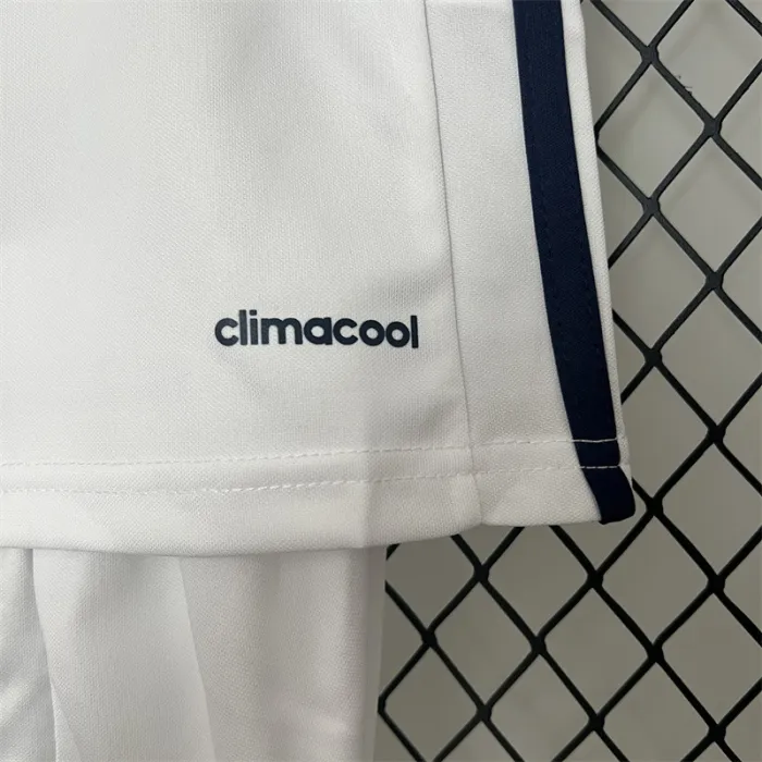 Camiseta retro de local del Real Madrid para niños 16/17
