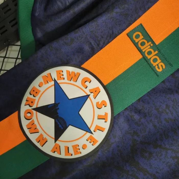 Camiseta de fútbol retro del equipo de fútbol del Newcastle United, kit de local 2004/06