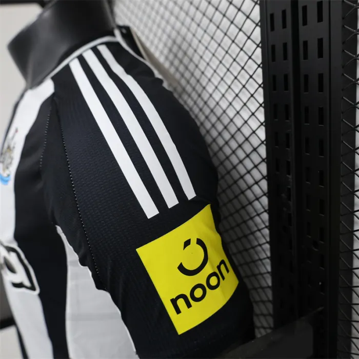 Versión para jugadores Camiseta de fútbol local del Newcastle United 24/25
