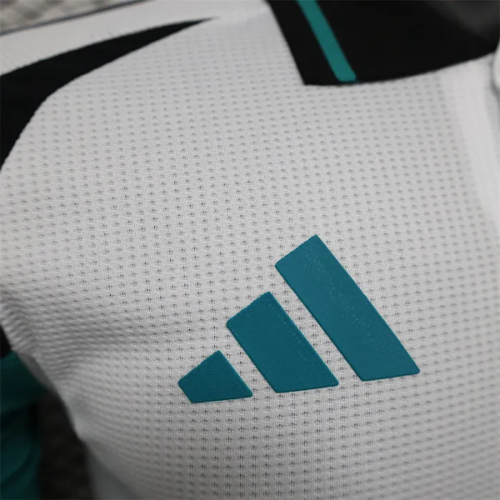 Versión para jugadores Camiseta de fútbol del Newcastle United Third Kit 24/25