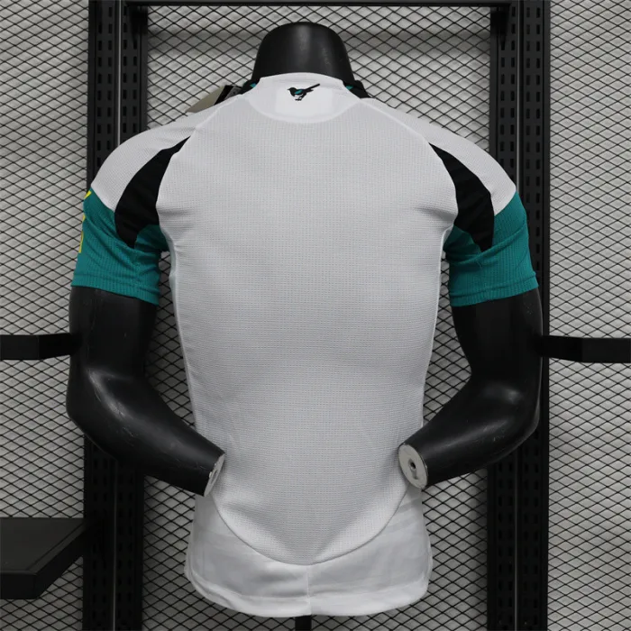 Versión para jugadores Camiseta de fútbol del Newcastle United Third Kit 24/25