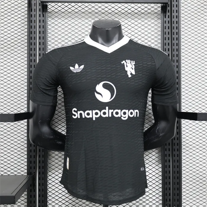 Versión para jugadores Camiseta de fútbol del Manchester United 24/25, color negro