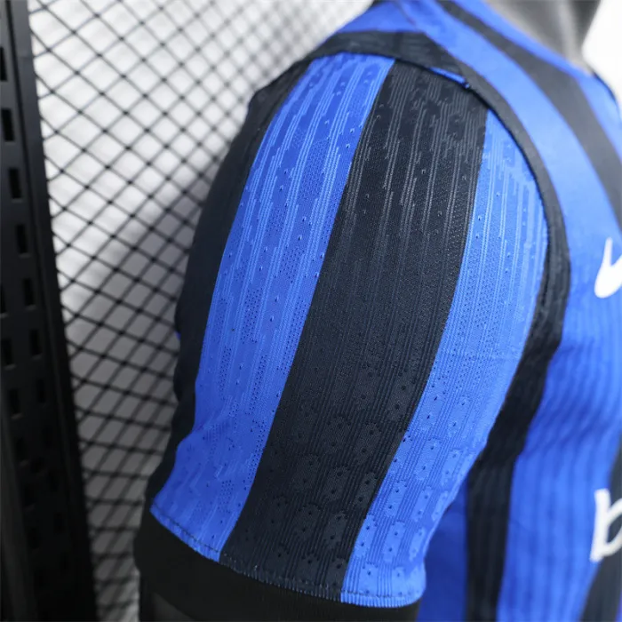 Versión del jugador Camiseta de fútbol del Inter de Milán para el equipo local 24/25