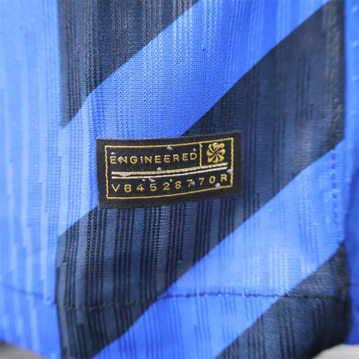Versión del jugador Camiseta de fútbol del Inter de Milán para el equipo local 24/25