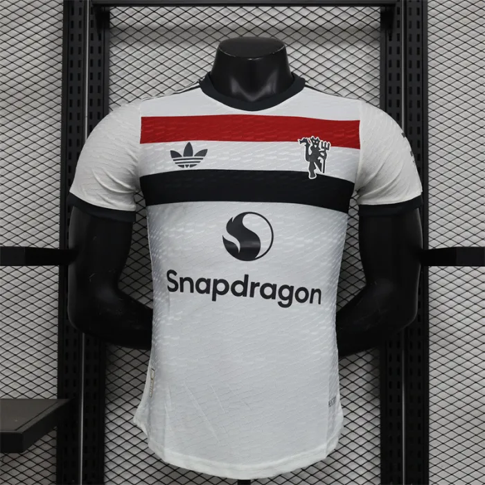 Versión para jugadores Camiseta de fútbol del Manchester United 24/25 de tercera equipación