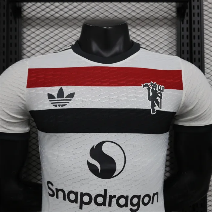 Versión para jugadores Camiseta de fútbol del Manchester United 24/25 de tercera equipación