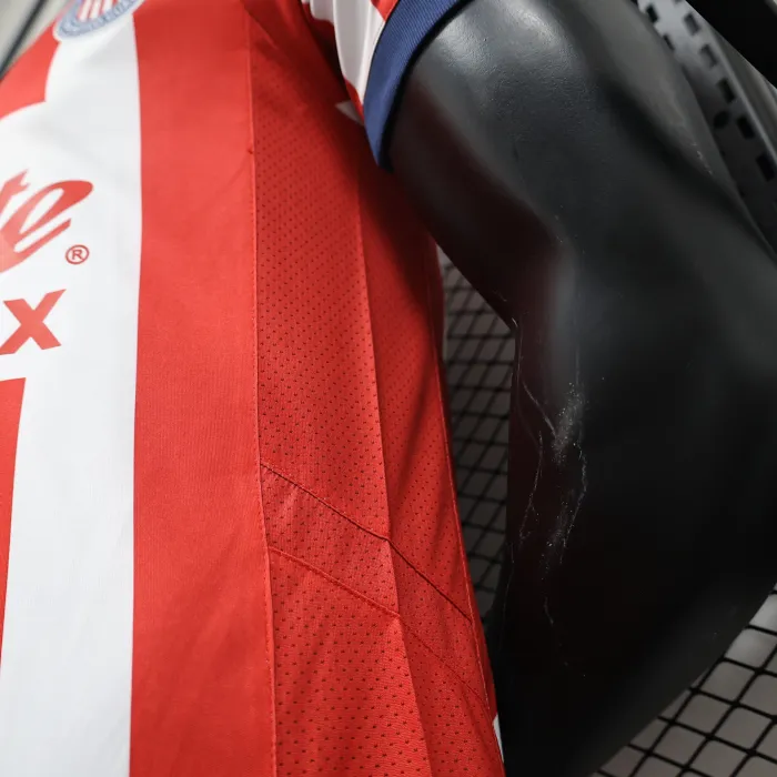 Camiseta de fútbol del equipo local Chivas 24/25