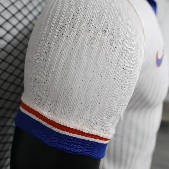 Camiseta de fútbol del Chelsea 24/25 con el equipo visitante