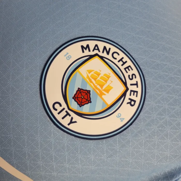 Camiseta de fútbol del Manchester City 24/25 para el equipo local