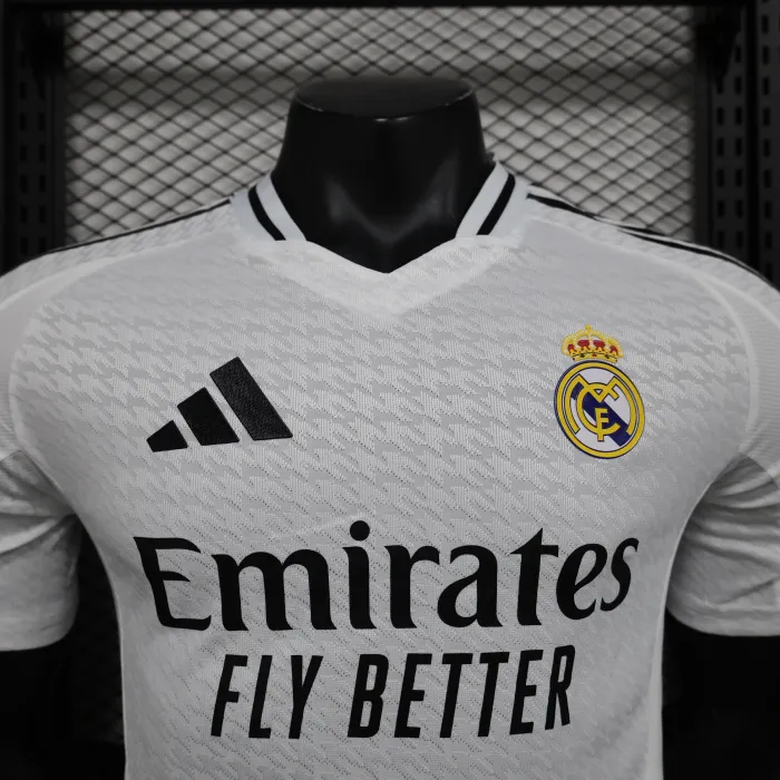 Camiseta de fútbol del equipo local del Real Madrid 24/25