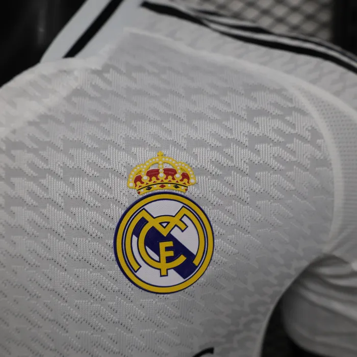 Camiseta de fútbol del equipo local del Real Madrid 24/25