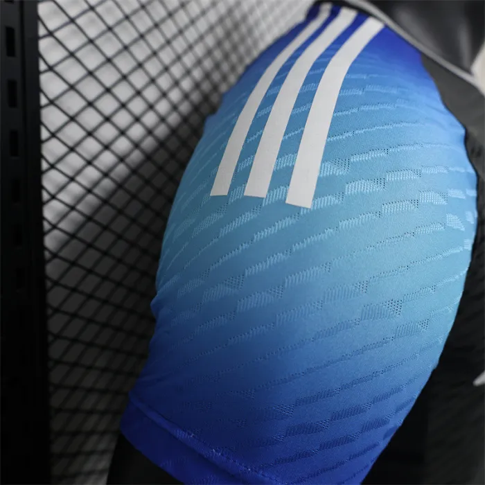 Camiseta de fútbol del equipo especial del Real Madrid 24/25