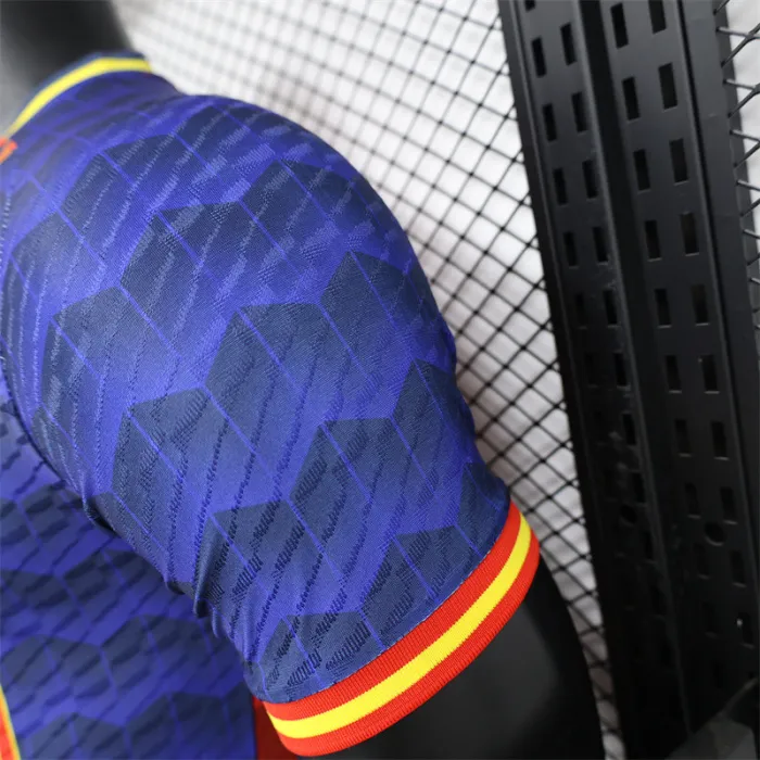 Versión del jugador Camiseta de fútbol de la Eurocopa 2024 con el kit especial de España 24/25