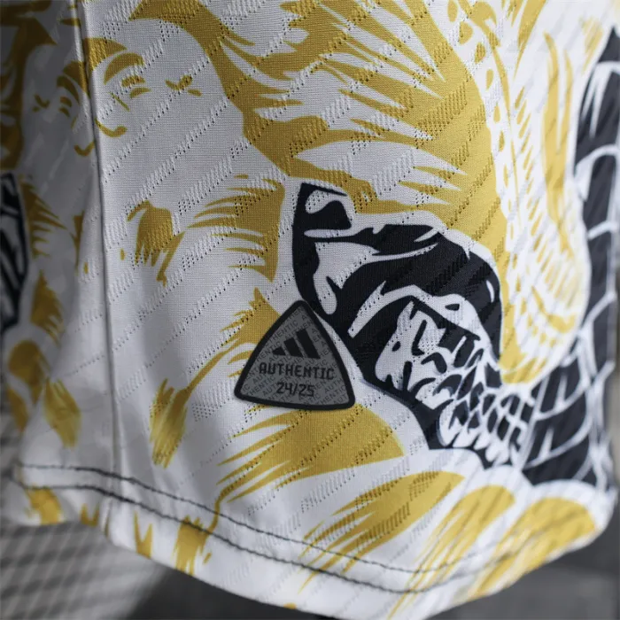 Camiseta de fútbol del equipo especial del Real Madrid 24/25
