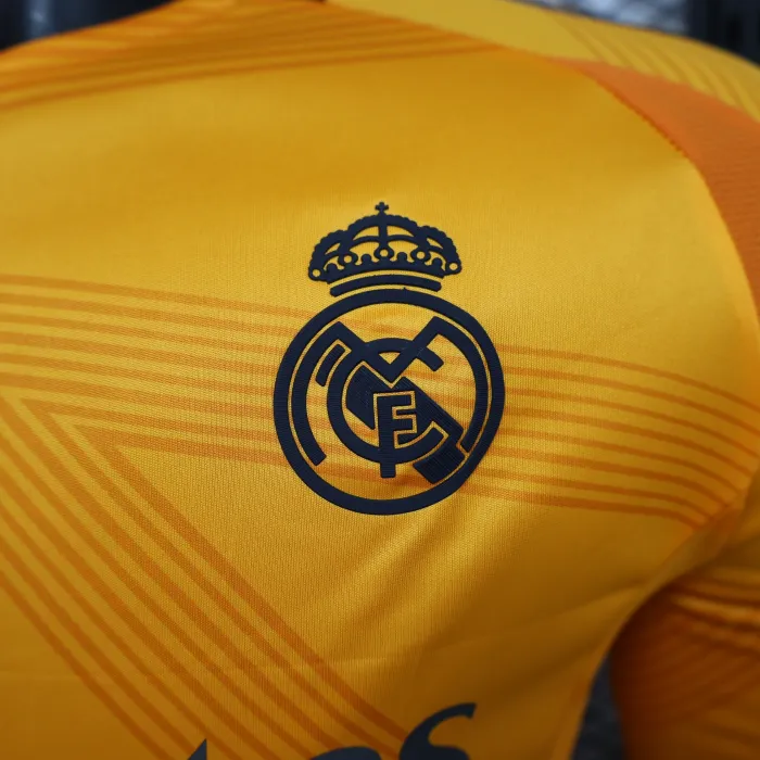Versión para jugadores Camiseta de fútbol de manga larga del Real Madrid 24/25