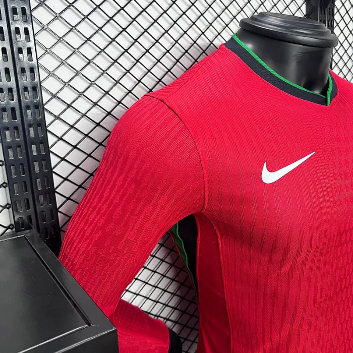 Camiseta de fútbol de manga larga de la Eurocopa 2024/25 de Portugal para el equipo local