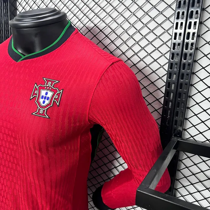 Camiseta de fútbol de manga larga de la Eurocopa 2024/25 de Portugal para el equipo local