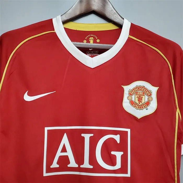 Camiseta de fútbol retro del Manchester United para el equipo local 2006/07