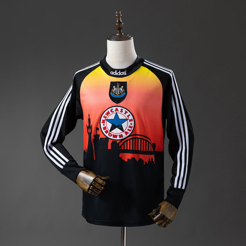 Newcastle United Jersey 1996-97 Goalkeeper Retro Football Kit Long Sleeves