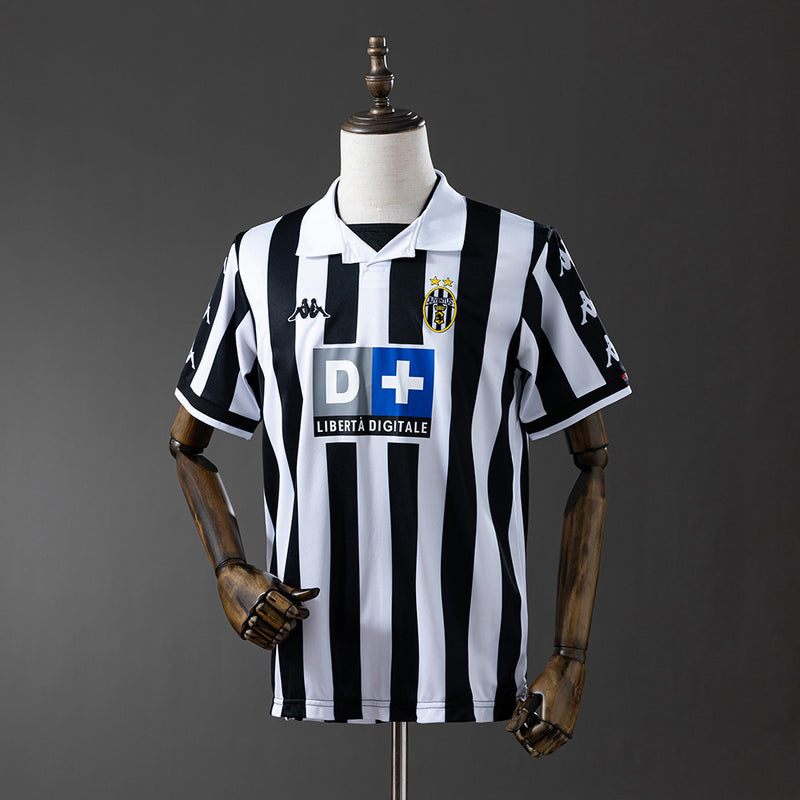 Juventus Jersey 1999-00 Home Retro Football Kit