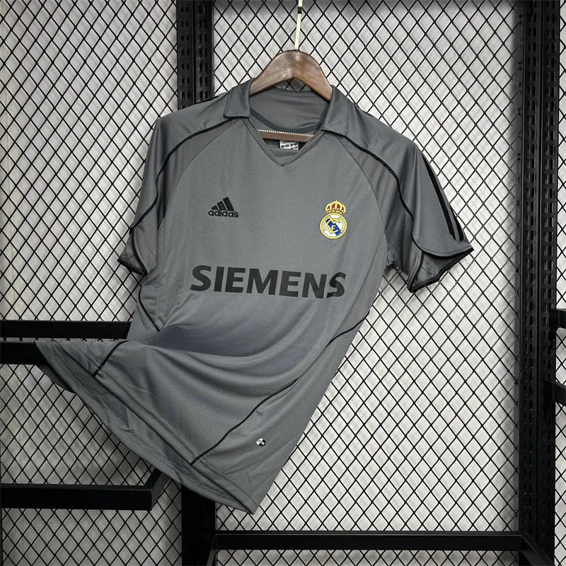 Retro Real Madrid Third Jersey 05/06 Football Kit