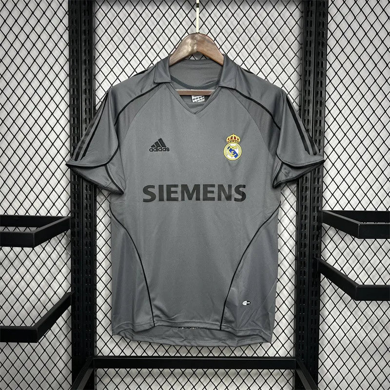 Retro Real Madrid Third Jersey 05/06 Football Kit