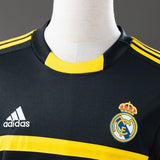 Real Madrid Jersey 2011/12 Goalkeeper Black Retro Football Kit