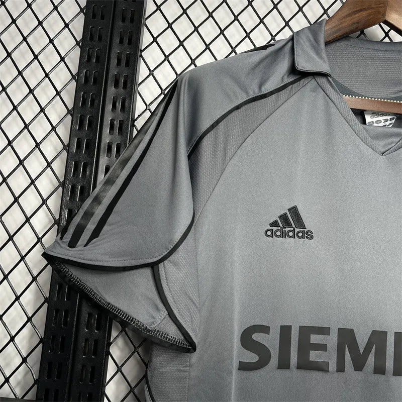 Retro Real Madrid Third Jersey 05/06 Football Kit