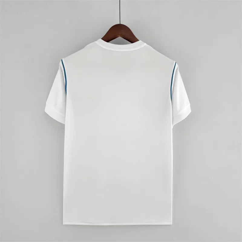 Camiseta de fútbol retro del Real Madrid 17/18
