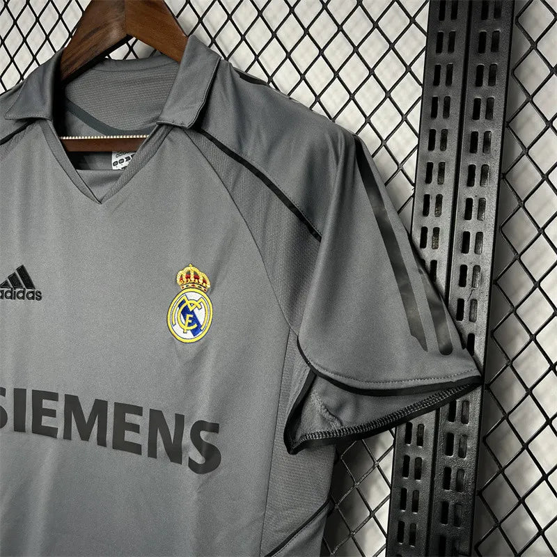 Retro Real Madrid Third Jersey 05/06 Football Kit