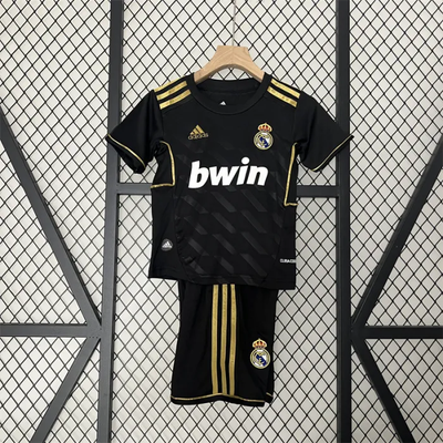 Camiseta retro de visitante del Real Madrid para niños 11/12