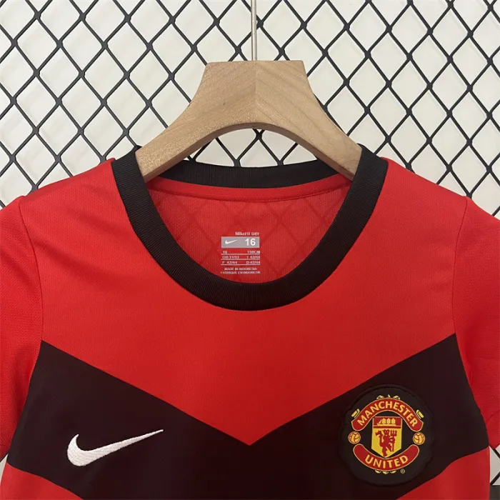 Camiseta retro de local del Manchester United para niños 09/10