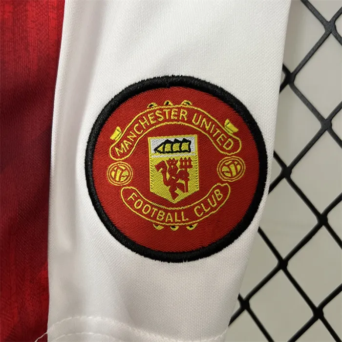 Camiseta retro de local del Manchester United para niños de la temporada 96/97