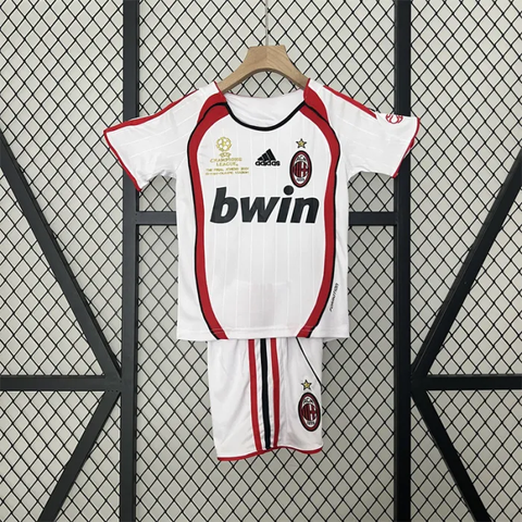 Camiseta retro de visitante del AC Milan para niños 06/07