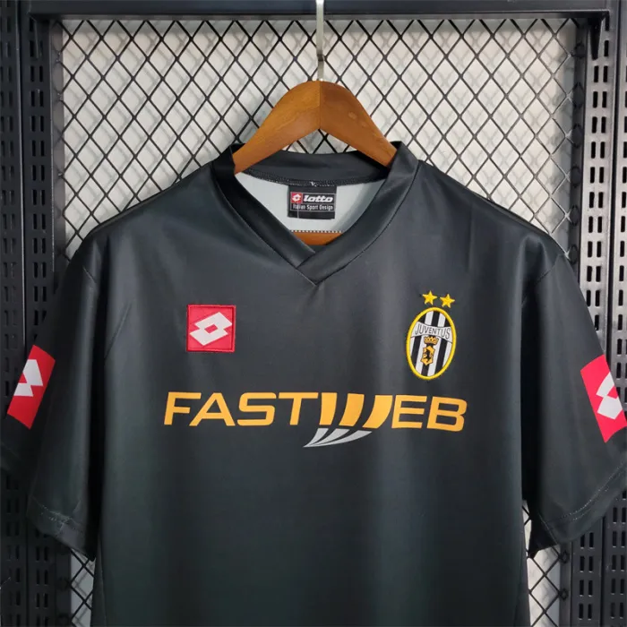 Camiseta de visitante de la Juventus 01-02 Retro