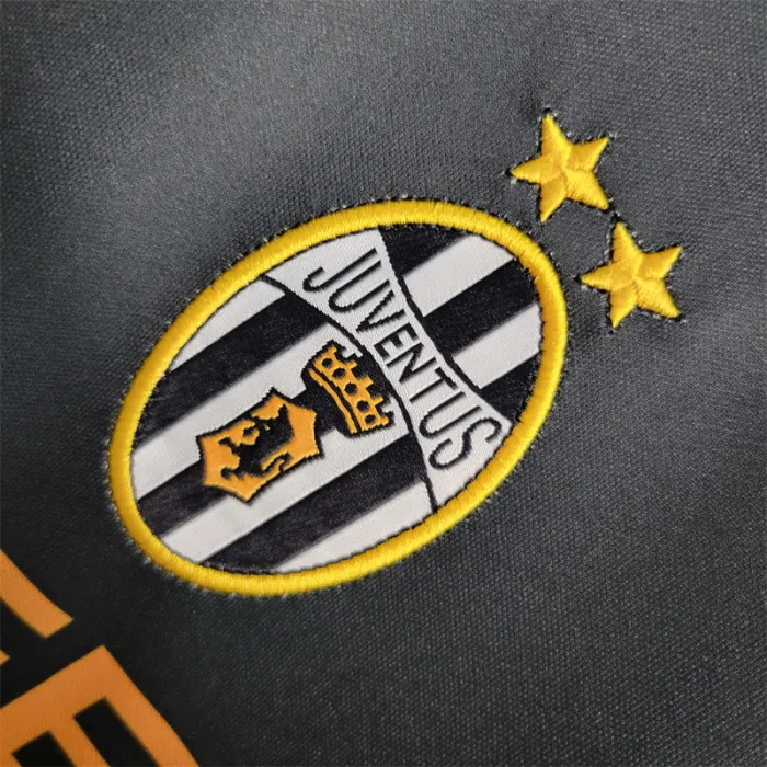 Camiseta de visitante de la Juventus 01-02 Retro
