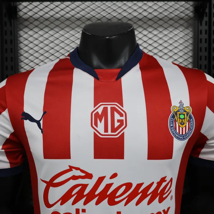 Camiseta de fútbol del equipo local Chivas 24/25