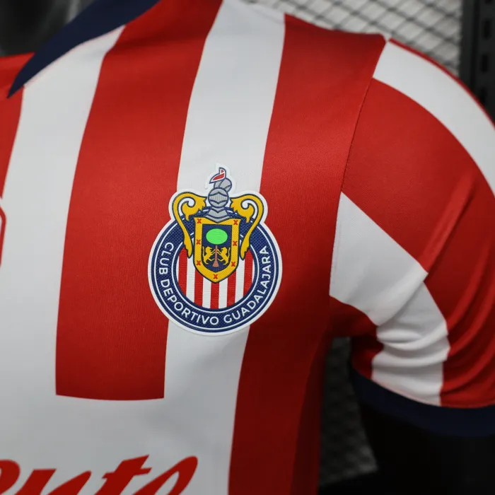 Camiseta de fútbol del equipo local Chivas 24/25