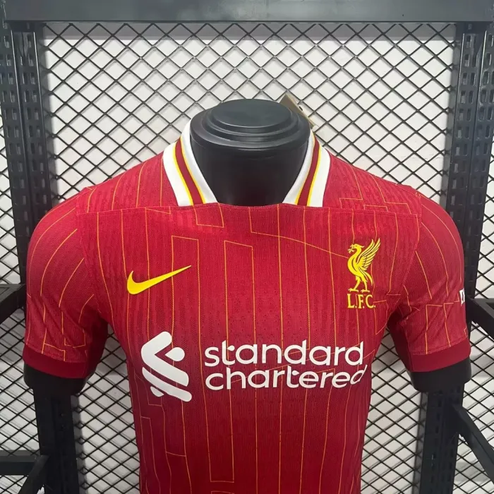 Camiseta de fútbol del equipo local del Liverpool 24/25