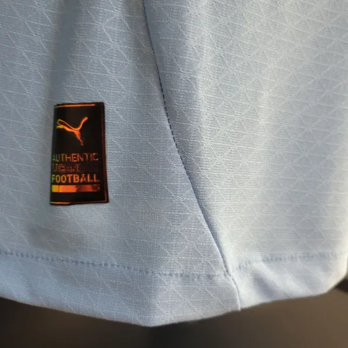 Camiseta de fútbol del Manchester City 24/25 para el equipo local