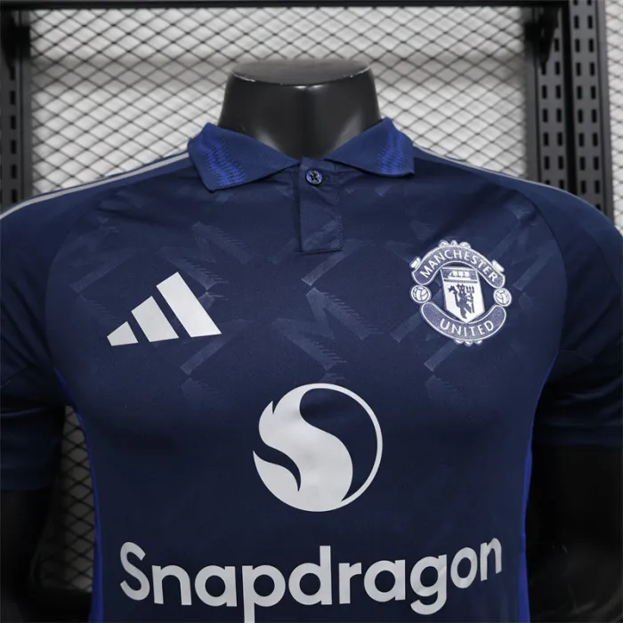 Camiseta de fútbol del Manchester United visitante 24/25
