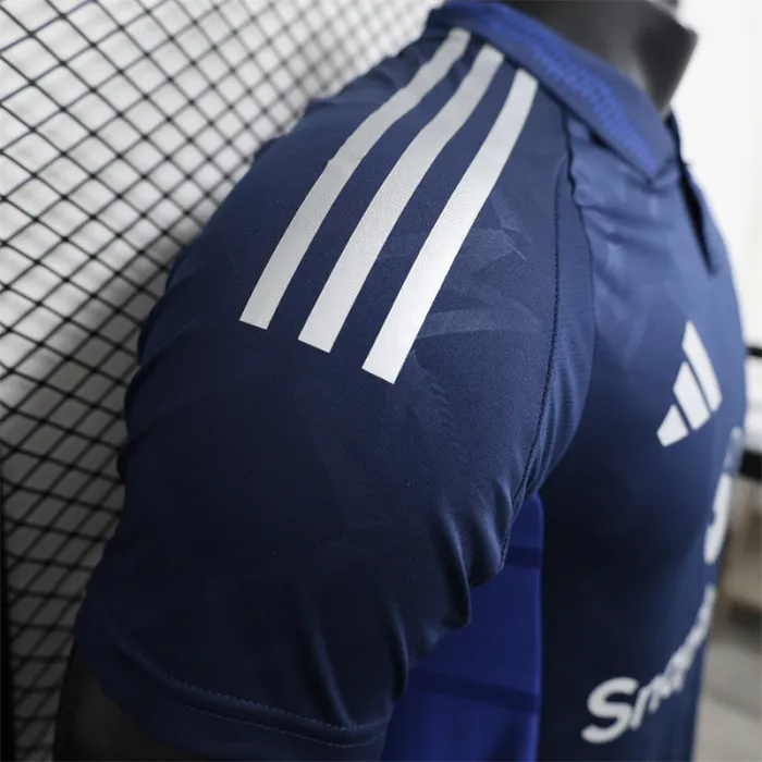 Camiseta de fútbol del Manchester United visitante 24/25