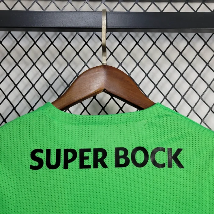 Kit de fútbol para niños de la tercera equipación del Sporting CP 24/25