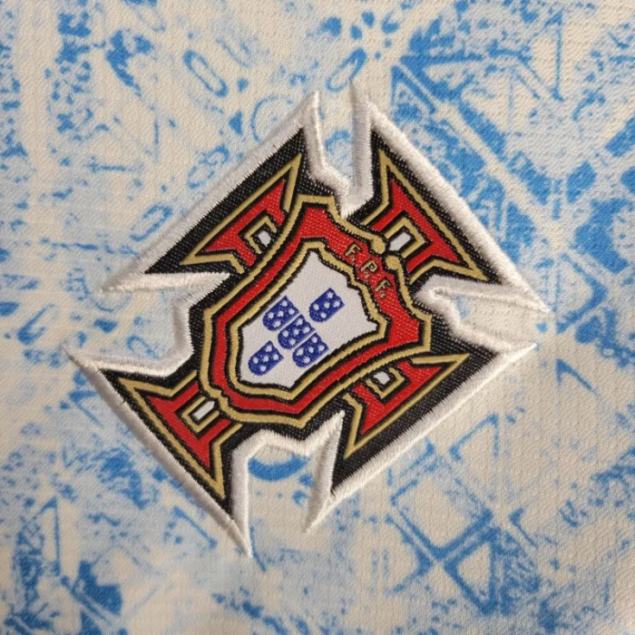 Camiseta de fútbol para niños de la Eurocopa 2024 con el equipo visitante de Portugal 24/25