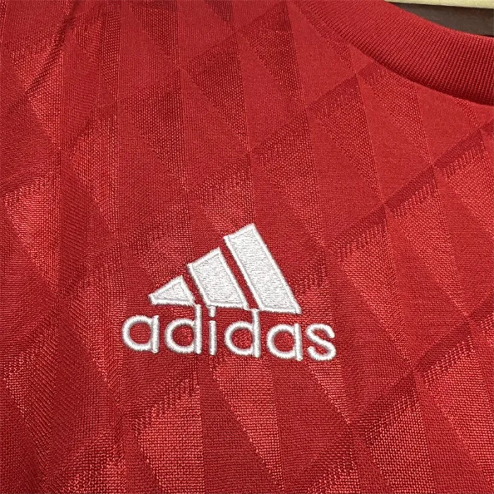 Camiseta de fútbol retro del Liverpool Jersey Home Kit 2010/11