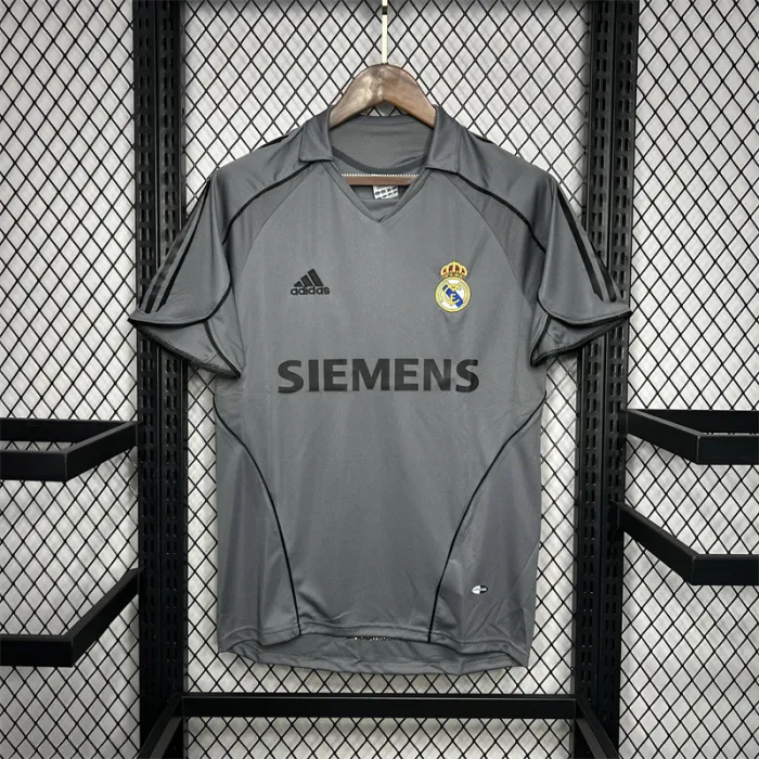 Camiseta retro de fútbol del Real Madrid 05/06