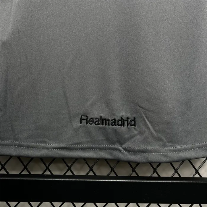 Camiseta retro de fútbol del Real Madrid 05/06